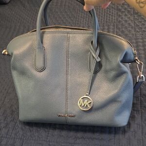 EUC (2 PC SET) MICHAEL KORS LEATHER LARGE HYDE SATCHEL WITH MATCHING WALLET SET